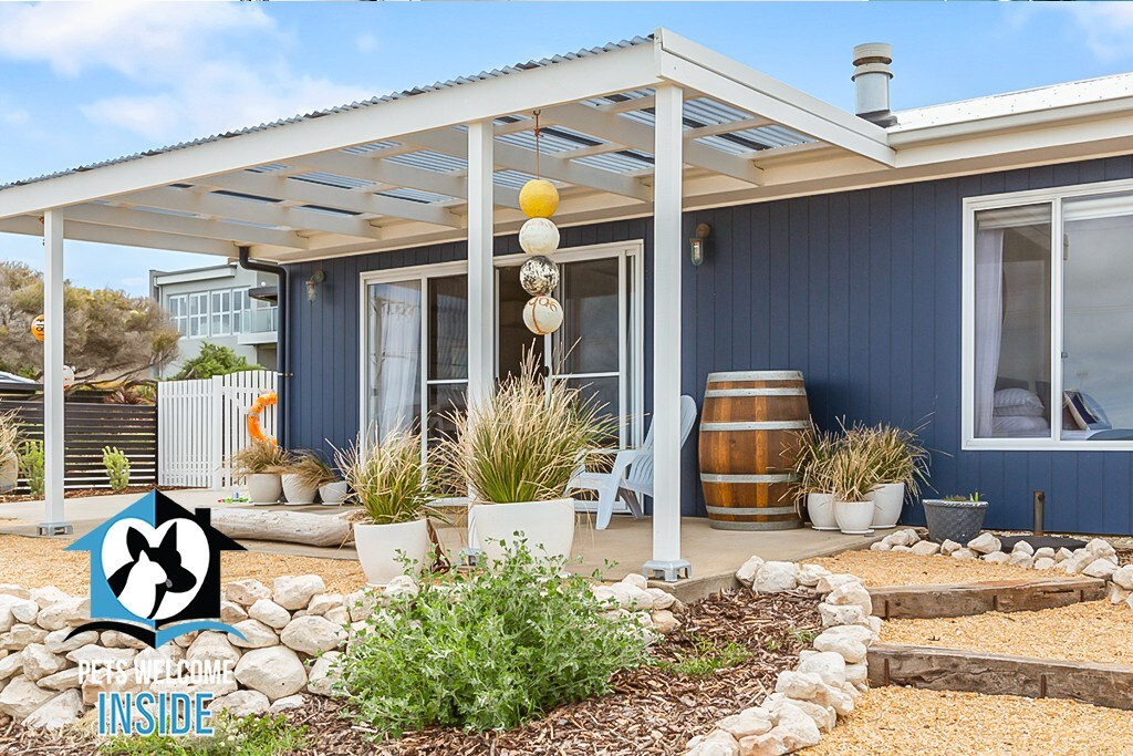 Search and Stay destination carousel image position 14