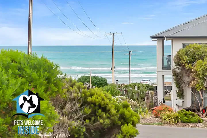 Search and Stay destination carousel image position 28