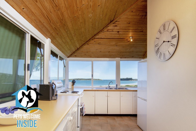 Search and Stay Pre Property, Absolute Beachfront 3BR 2BA Home w/ Beach Track in 72 Hindmarsh Rd, McCracken SA 5211, Australia. Gallery position 4