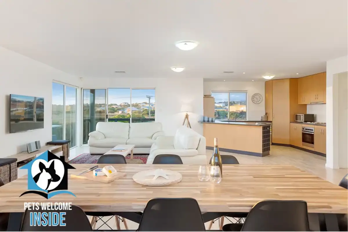 Search and Stay, undefined in undefined. Gallery position 3