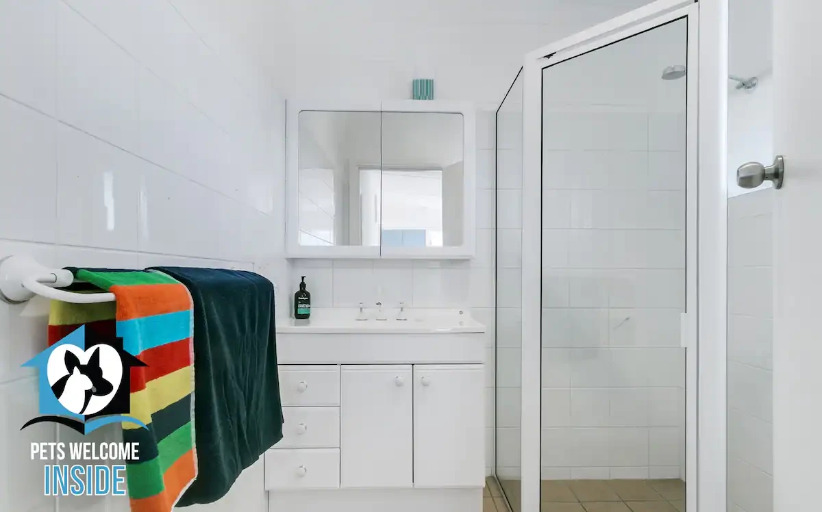 Search and Stay destination carousel image position 8