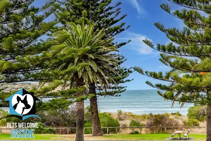 Search and Stay destination carousel image position 21