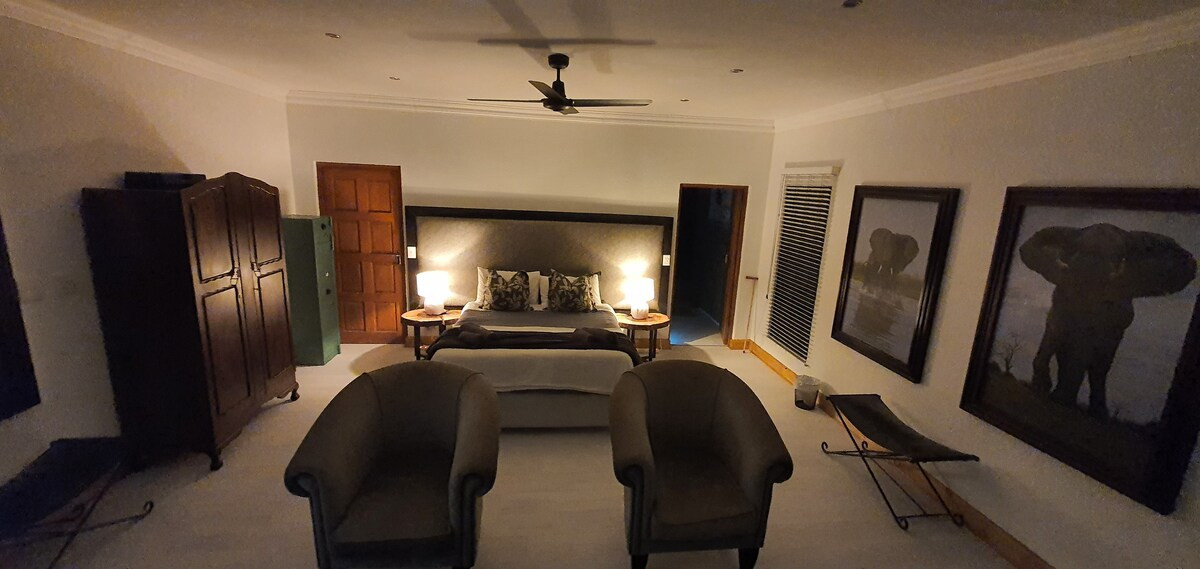 Search and Stay, undefined in undefined. Gallery position 3