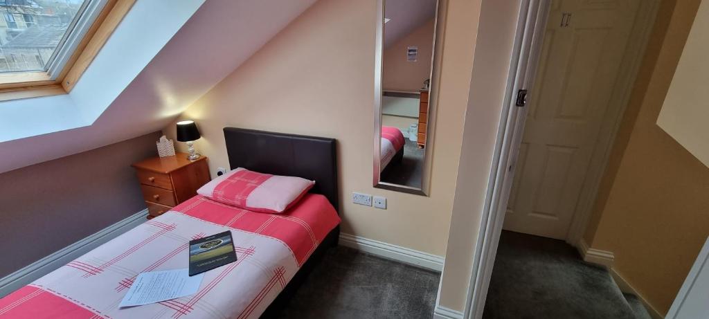 Search and Stay destination North Yorkshire, England - United Kingdom from AU$ 197. Townhouse Bed & Breakfast - Single Room with Shower