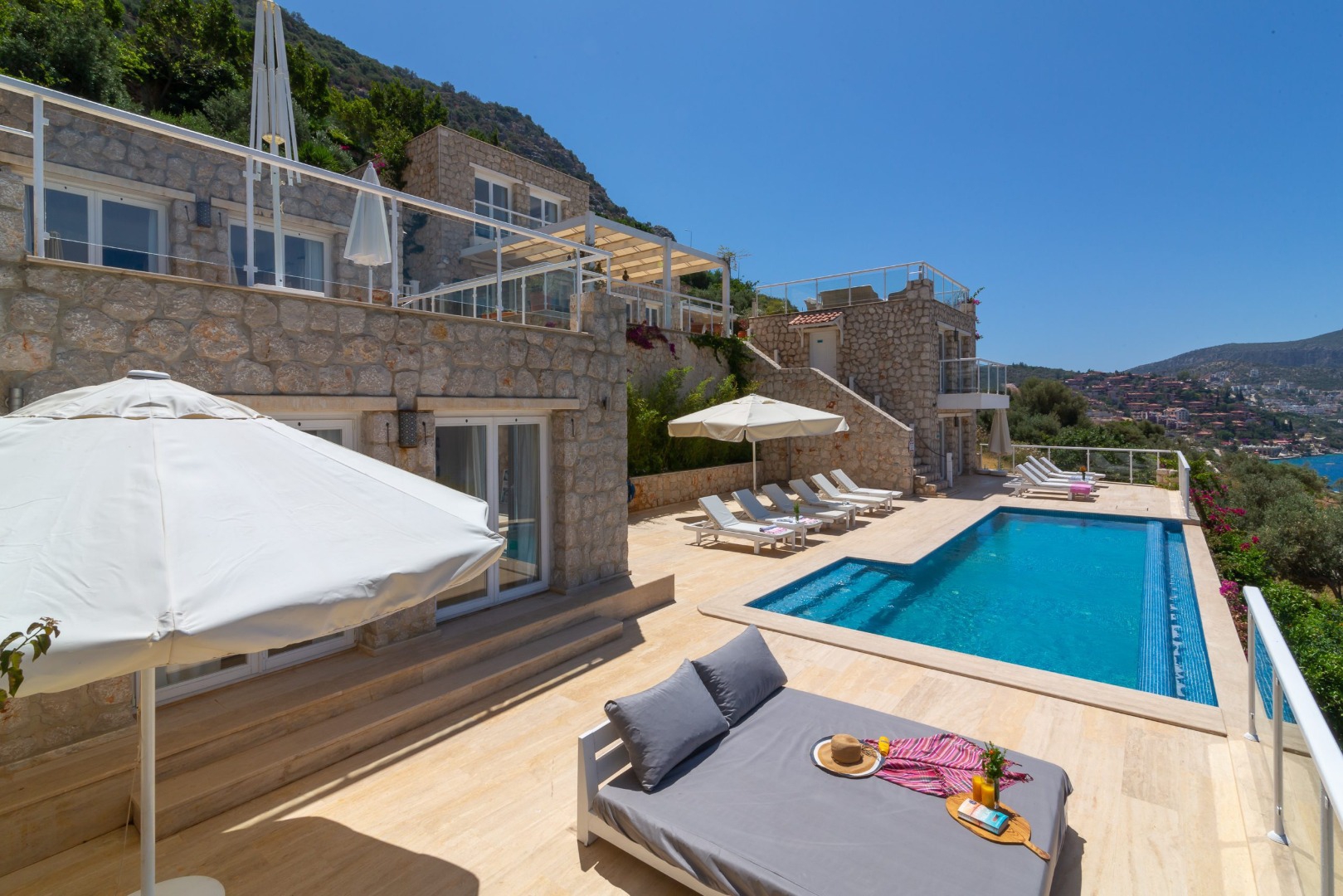 Search and Stay, undefined in undefined. Gallery position 3