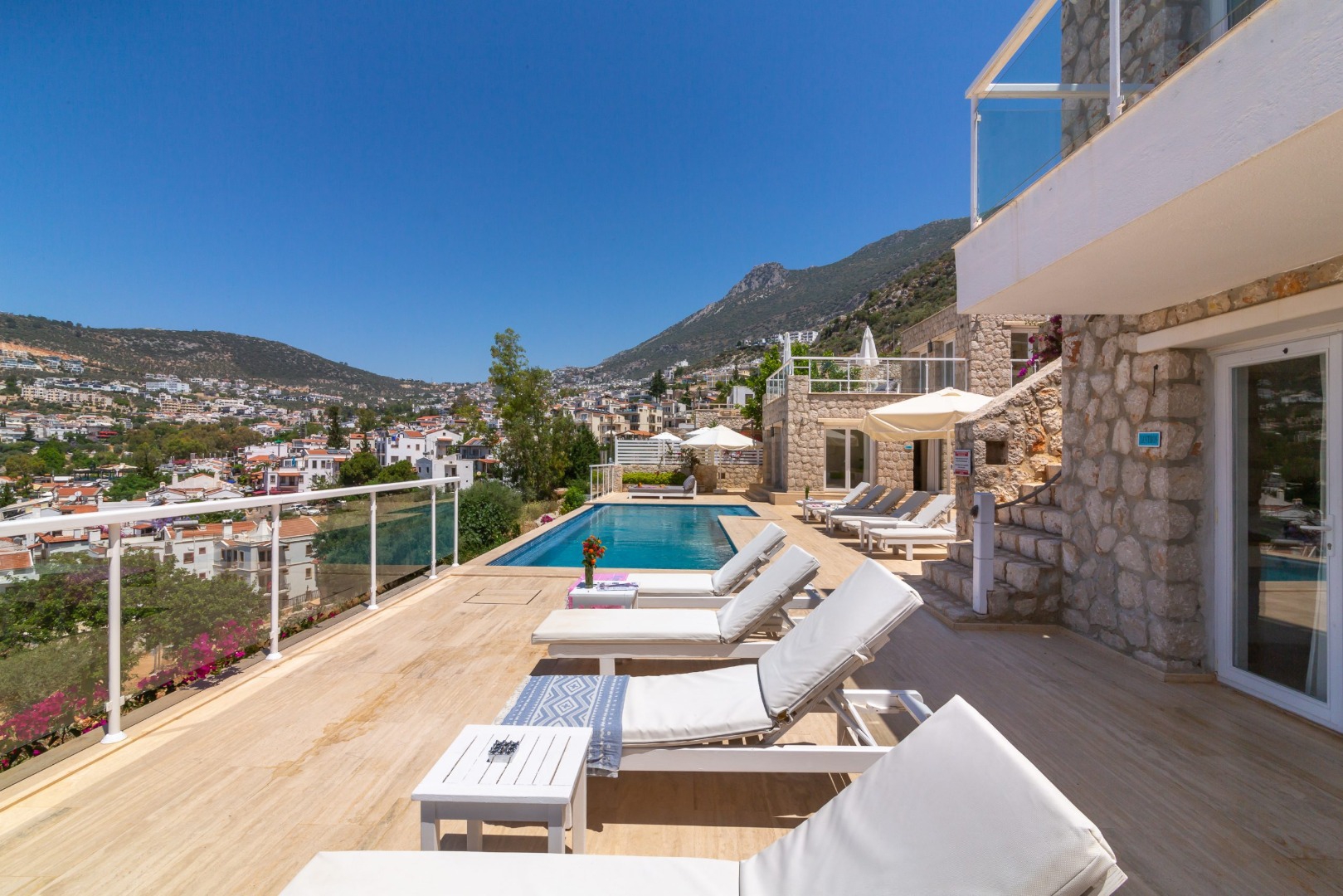 Search and Stay, undefined in undefined. Gallery position 4