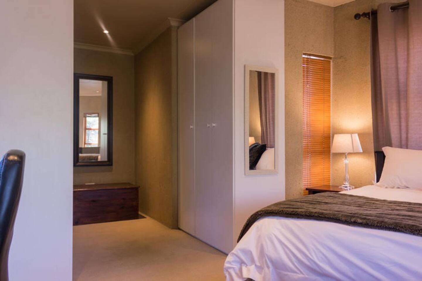 Search and Stay, undefined in undefined. Gallery position 4