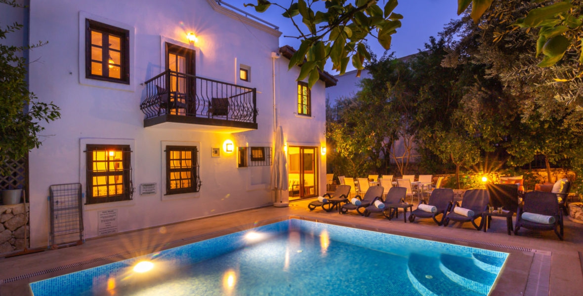 Search and Stay destination carousel image position 0