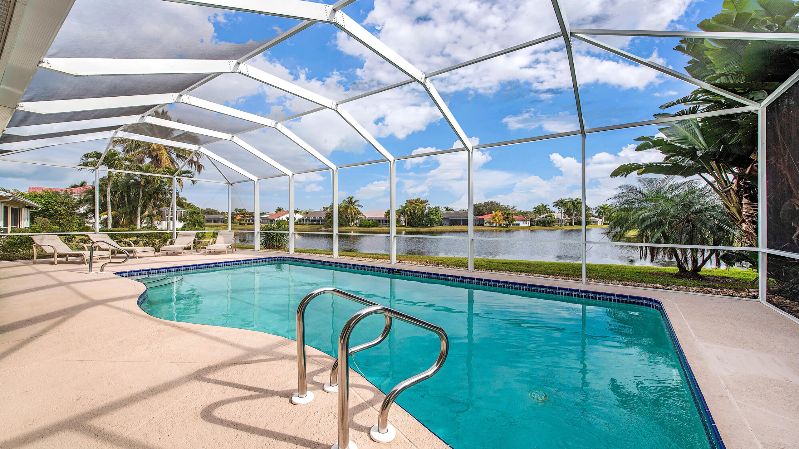 Search and Stay destination carousel image position 28