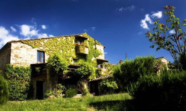 Search and Stay destination carousel image position 0