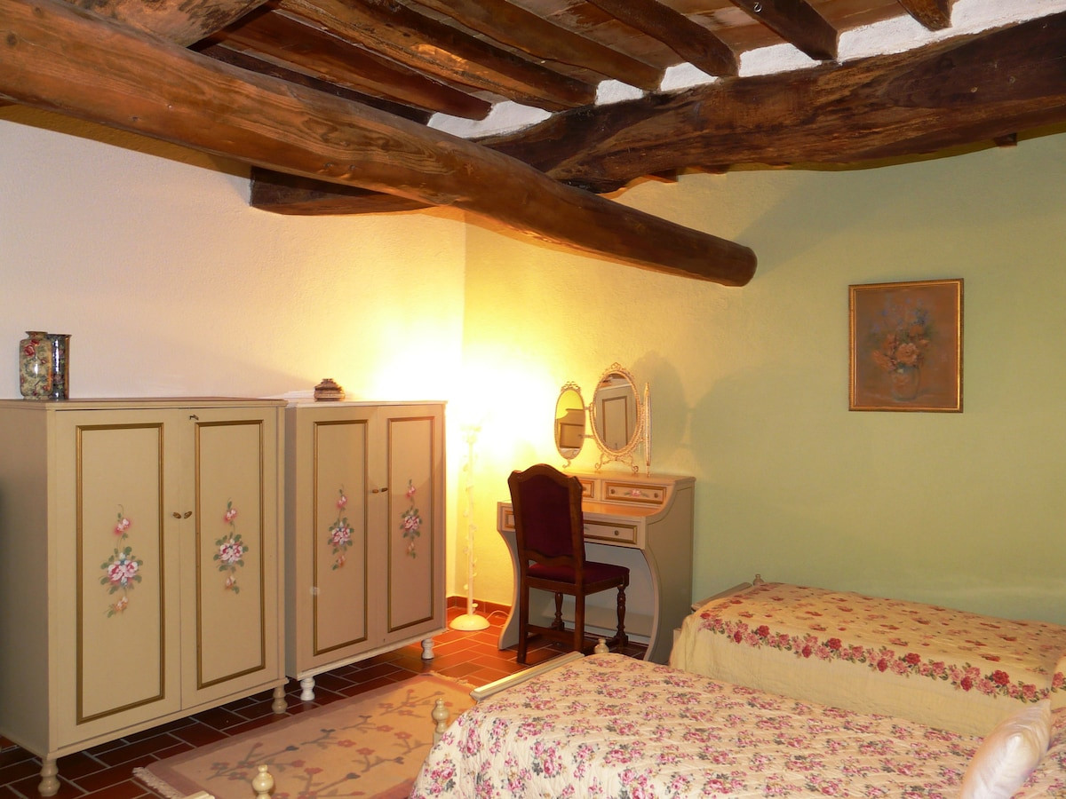 Search and Stay, undefined in undefined. Gallery position 4