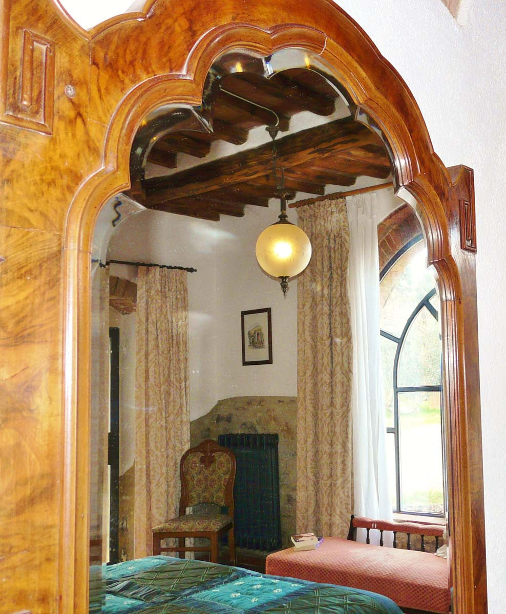 Search and Stay, undefined in undefined. Gallery position 4