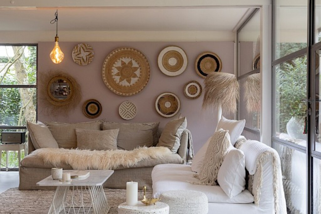Search and Stay, undefined in undefined. Gallery position 4