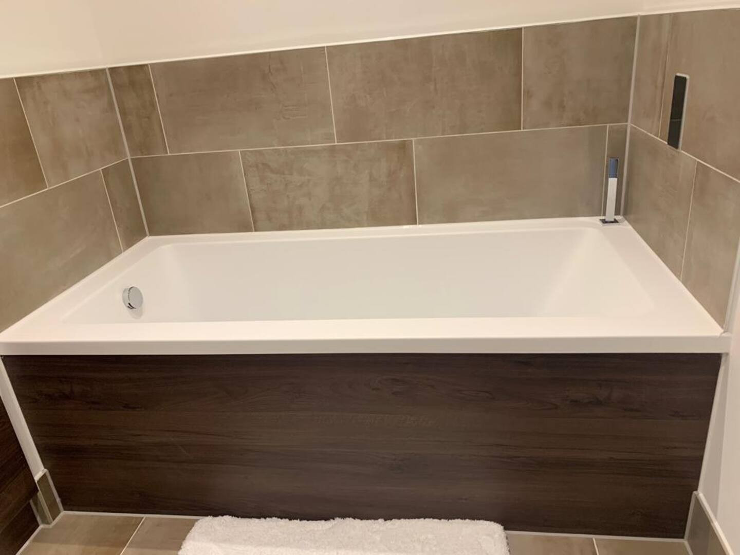 Raphvin Apex Abode - Two bedroom apartment/parking in Edinburgh Way CM20 2DG - Property image 11 - VivreStays