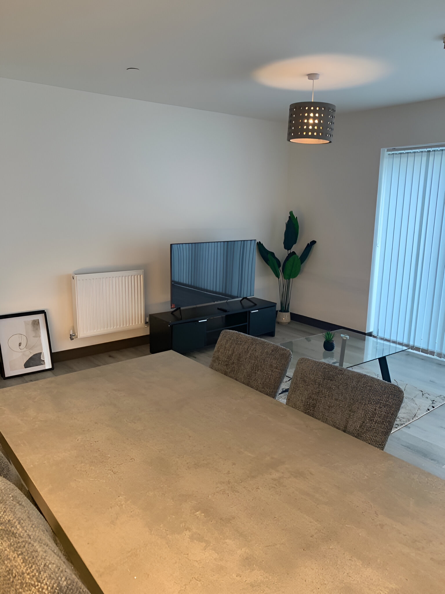 Raphvin Apex Abode - Two bedroom apartment/parking in Edinburgh Way CM20 2DG - Property image 18 - VivreStays