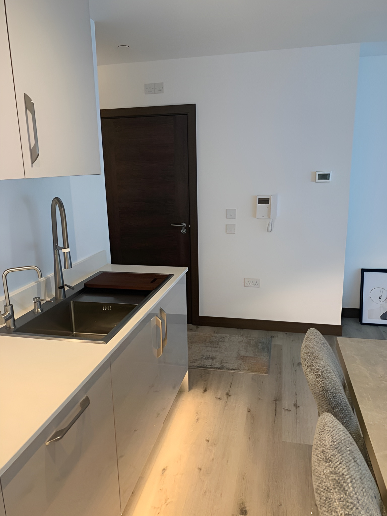 Raphvin Apex Abode - Two bedroom apartment/parking in Edinburgh Way CM20 2DG - Property image 7 - VivreStays