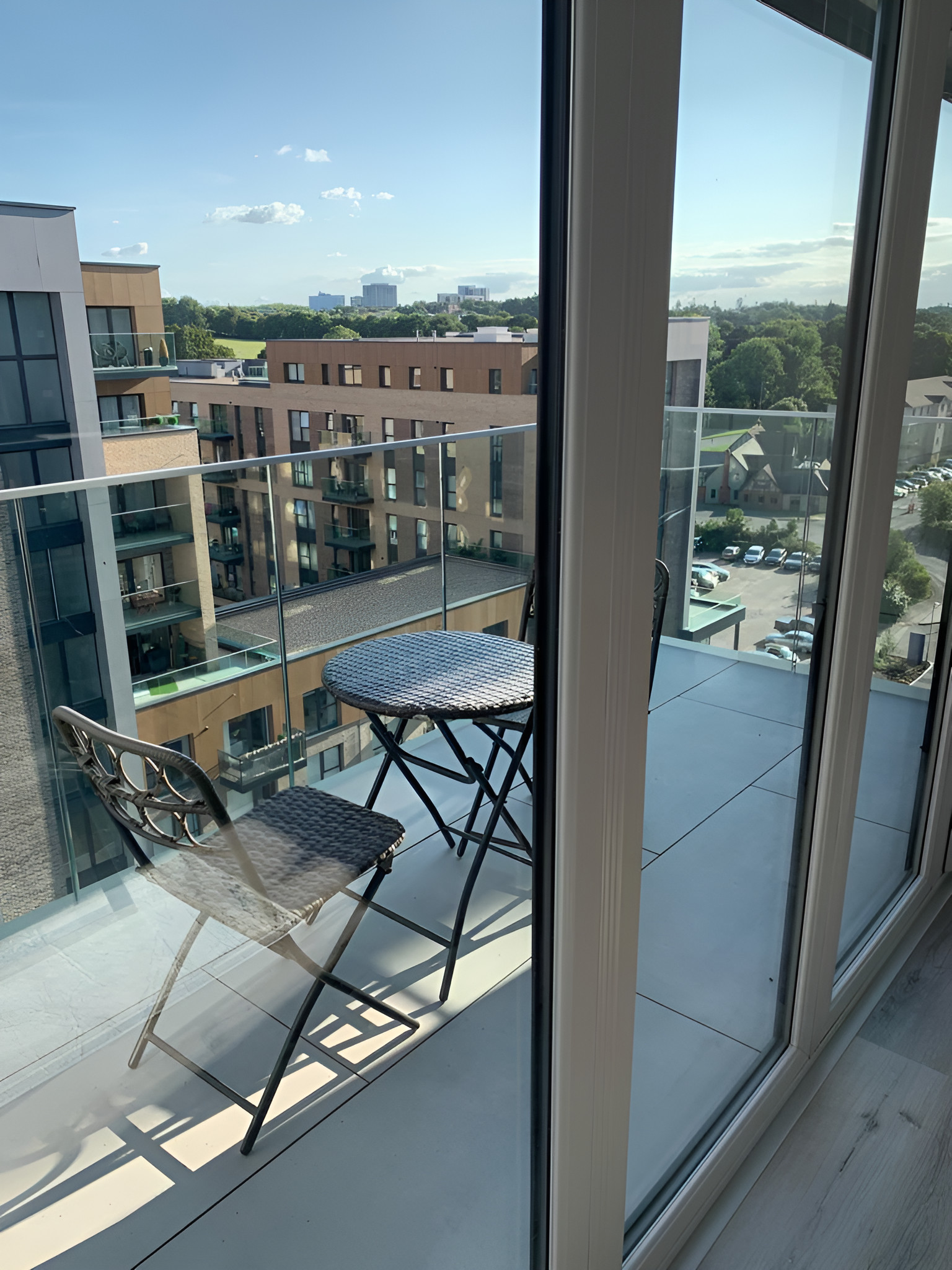 Raphvin Apex Abode - Two bedroom apartment/parking in Edinburgh Way CM20 2DG - Property image 19 - VivreStays