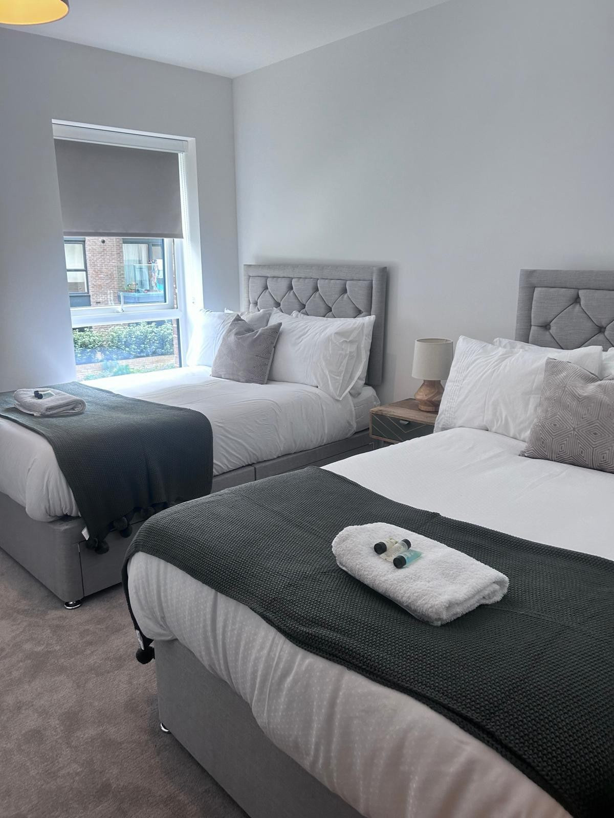 The Ivy Abode 2 bedroom Apartment/Parking in Q4M6+JP4 CM20 2TN - Property image 6 - VivreStays