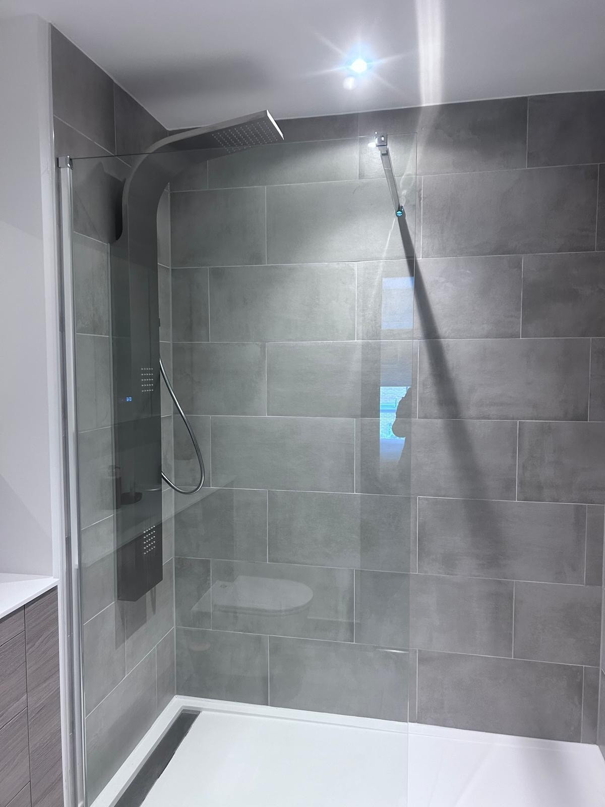 The Ivy Abode 2 bedroom Apartment/Parking in Q4M6+JP4 CM20 2TN - Property image 9 - VivreStays