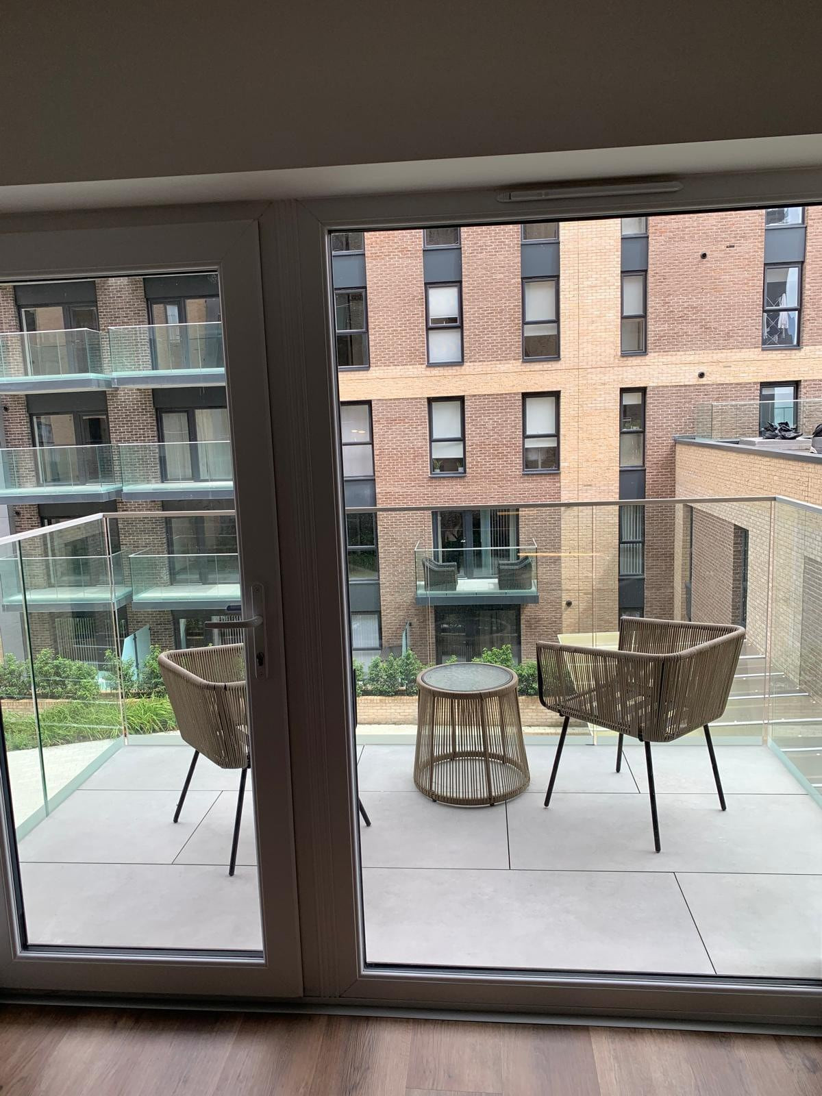 The Sunrise Den-Lovely 2 bedroom apartment/Parking in Q3JX+997 CM20 2GS - Property image 17 - VivreStays