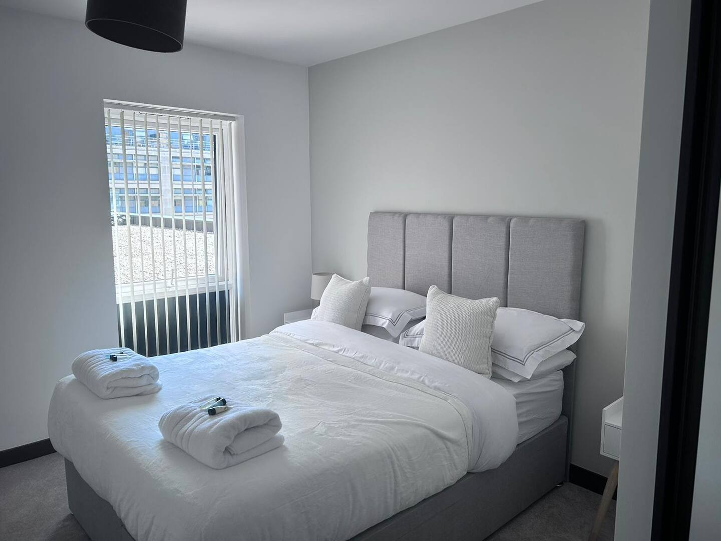 The Sunrise Den-Lovely 2 bedroom apartment/Parking in Q3JX+997 CM20 2GS - Property image 18 - VivreStays