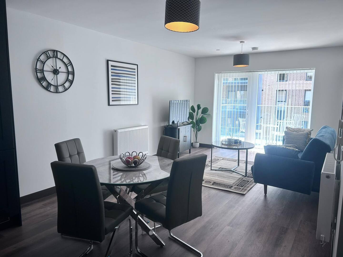 The Sunrise Den-Lovely 2 bedroom apartment/Parking in Q3JX+997 CM20 2GS - Property image 21 - VivreStays