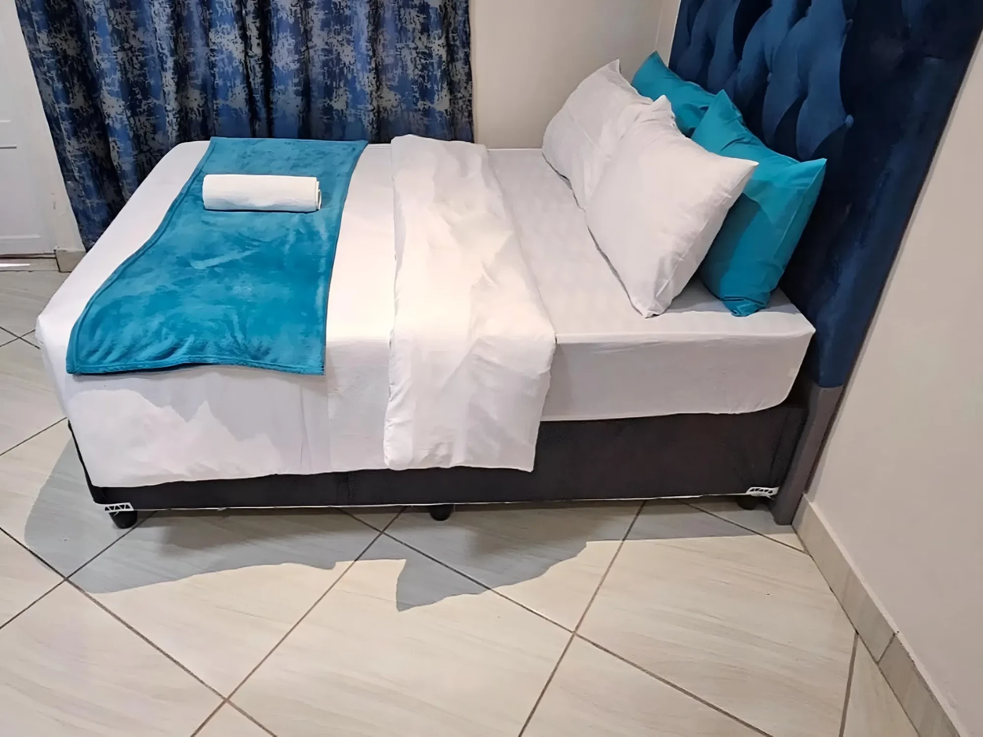 Search and Stay, undefined in undefined. Gallery position 3