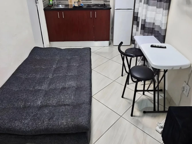 Search and Stay destination Cape Town, WC - South Africa from AU$ 135. Goshen Lodge - Spencer - One-Bedroom Apartment