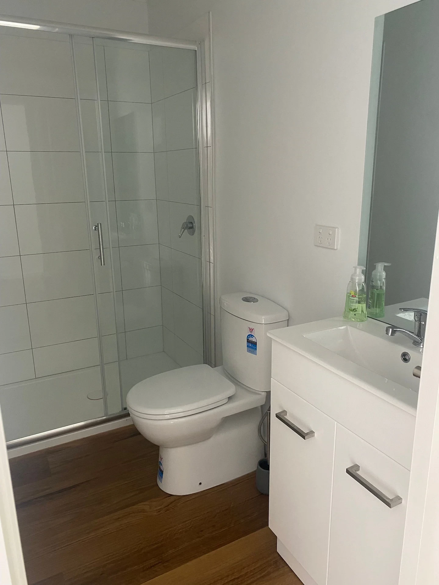 Search and Stay, undefined in undefined. Gallery position 4