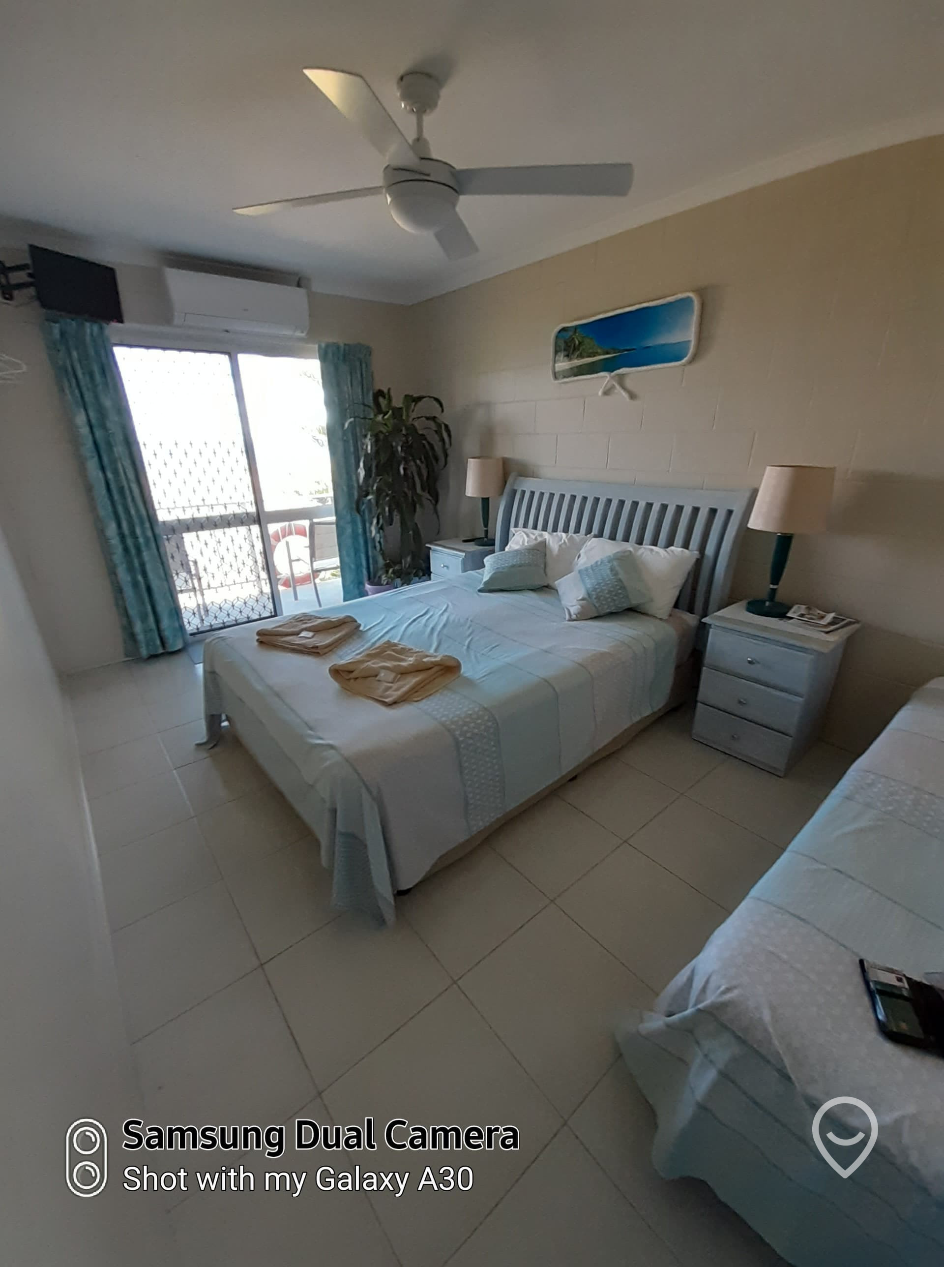 Search and Stay destination carousel image position 10