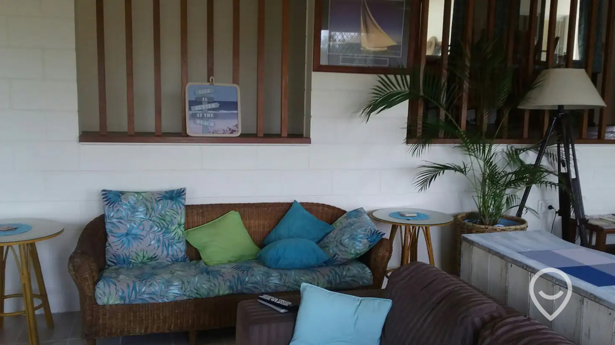 Search and Stay destination carousel image position 8