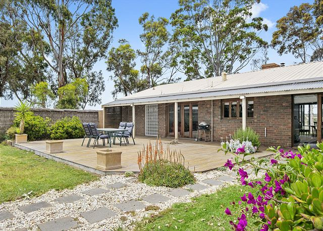Search and Stay Destinations. Unit / Apartment Accommodation in Mount Duneed, VIC - Australia