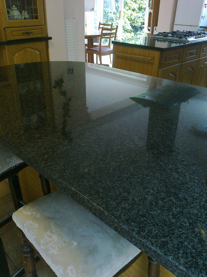 Search and Stay Pre Property, En-suite Triple in 38 Buckingham Ave, London N20 9DE, UK. Gallery position 3