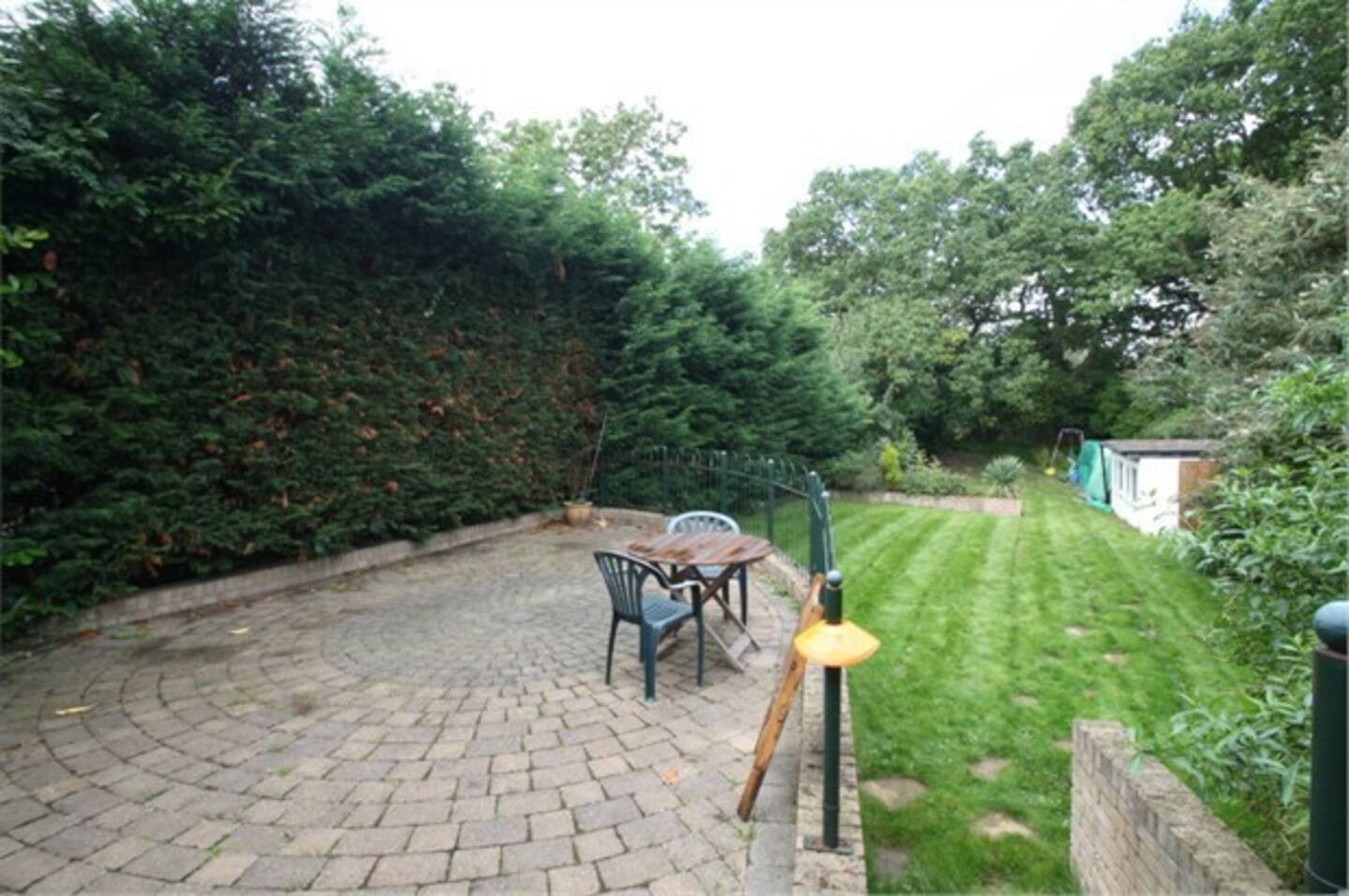 Search and Stay destination carousel image position 13