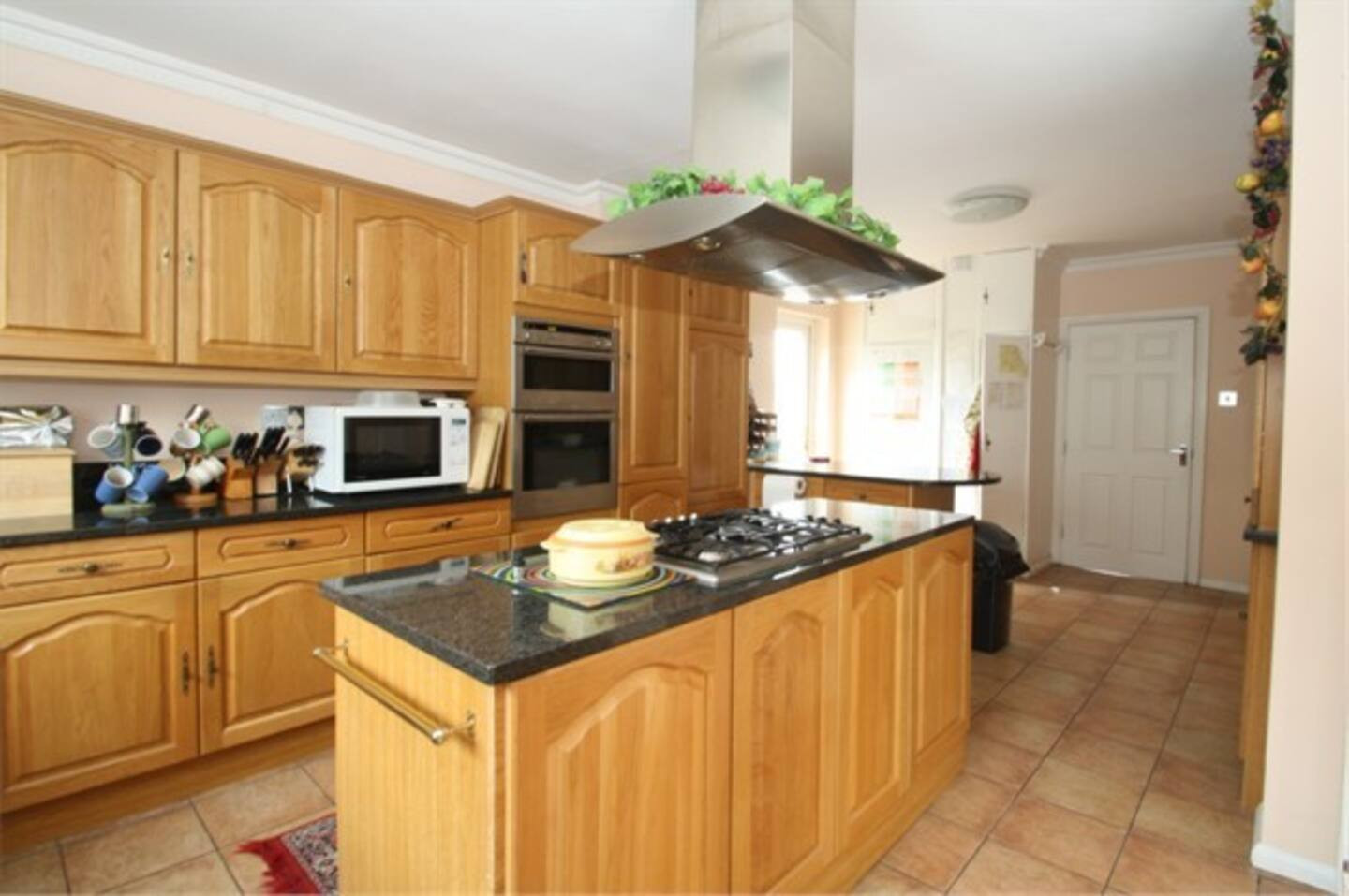 Search and Stay destination carousel image position 7