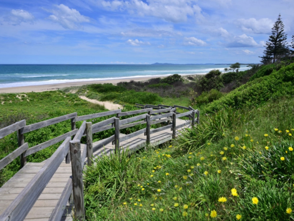Search and Stay destination carousel image position 13