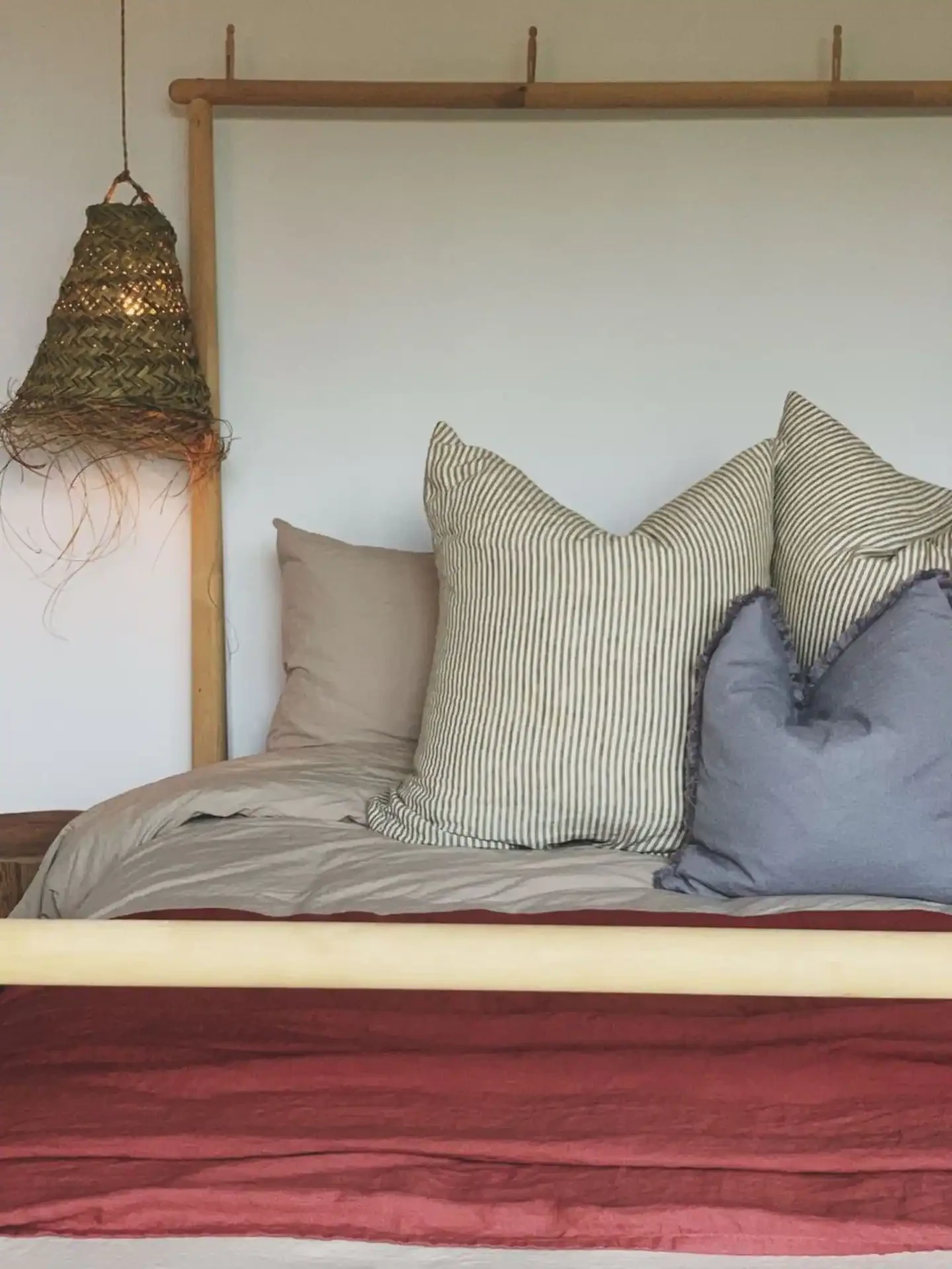 Search and Stay destination carousel image position 8