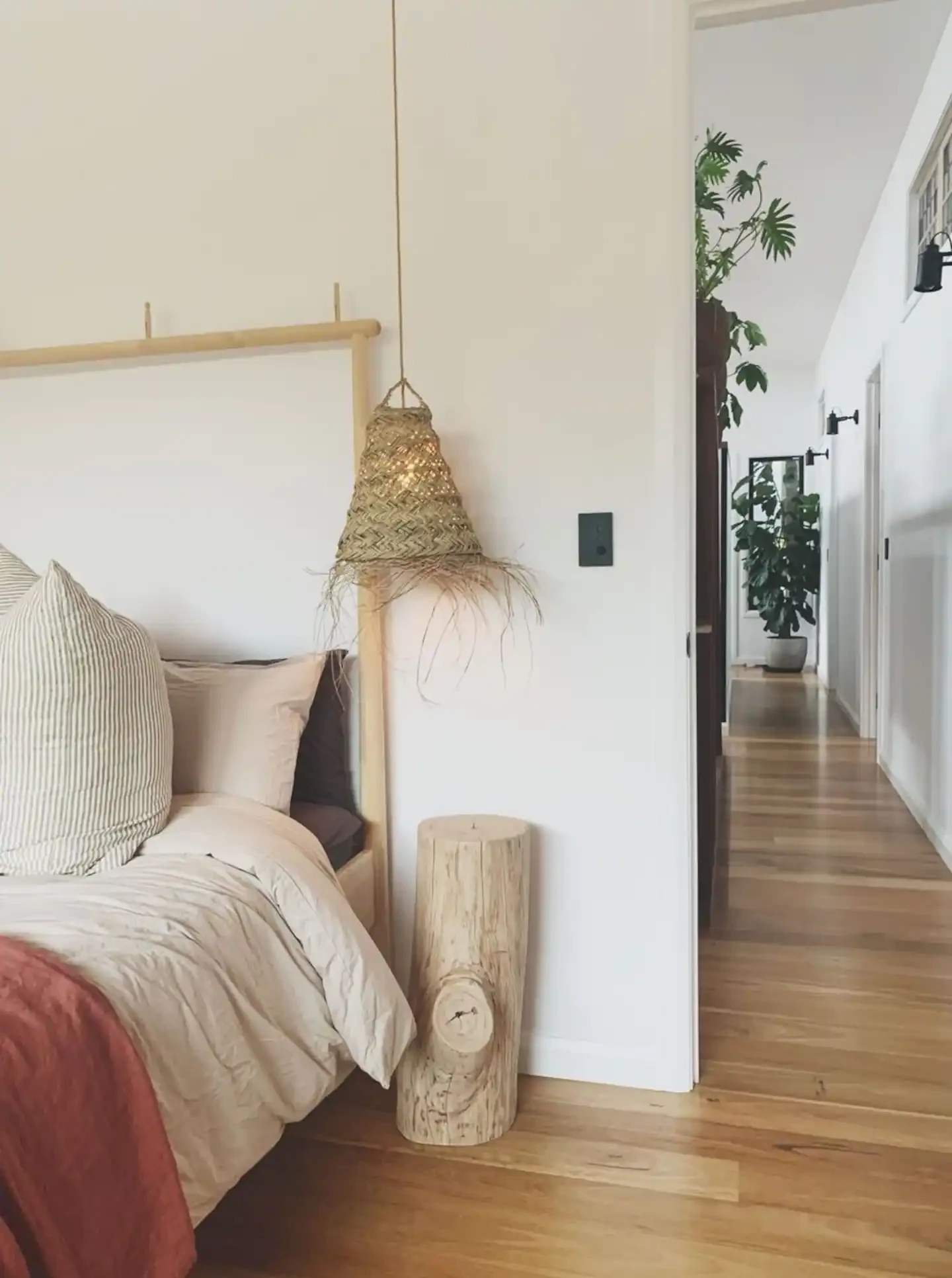 Search and Stay destination carousel image position 29