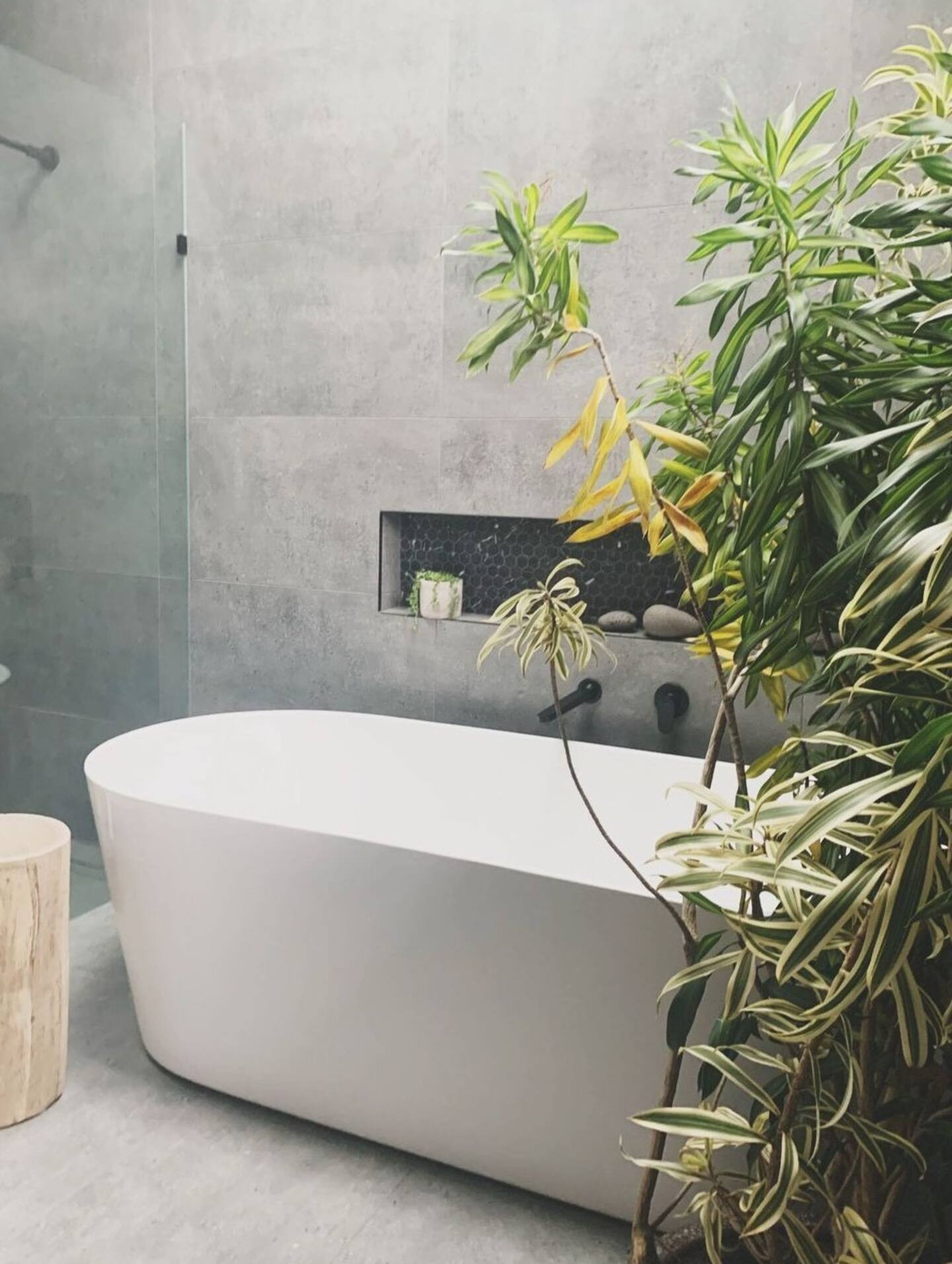 Search and Stay destination carousel image position 16