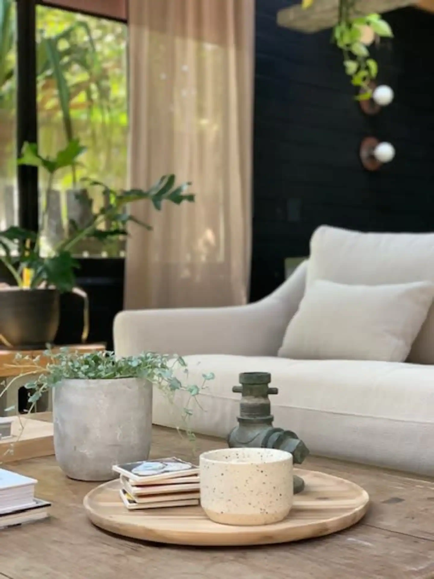 Search and Stay destination carousel image position 24