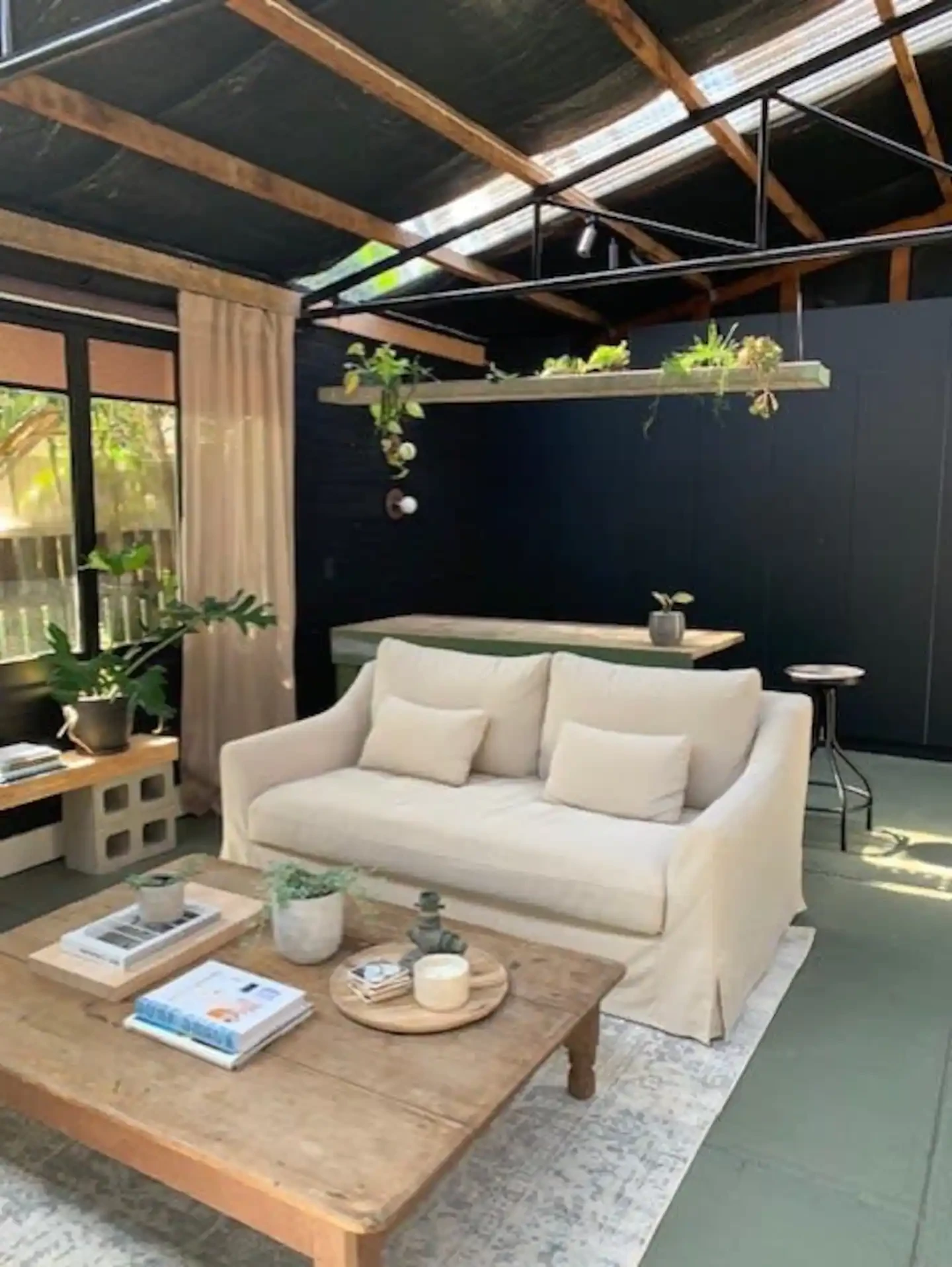 Search and Stay destination carousel image position 21