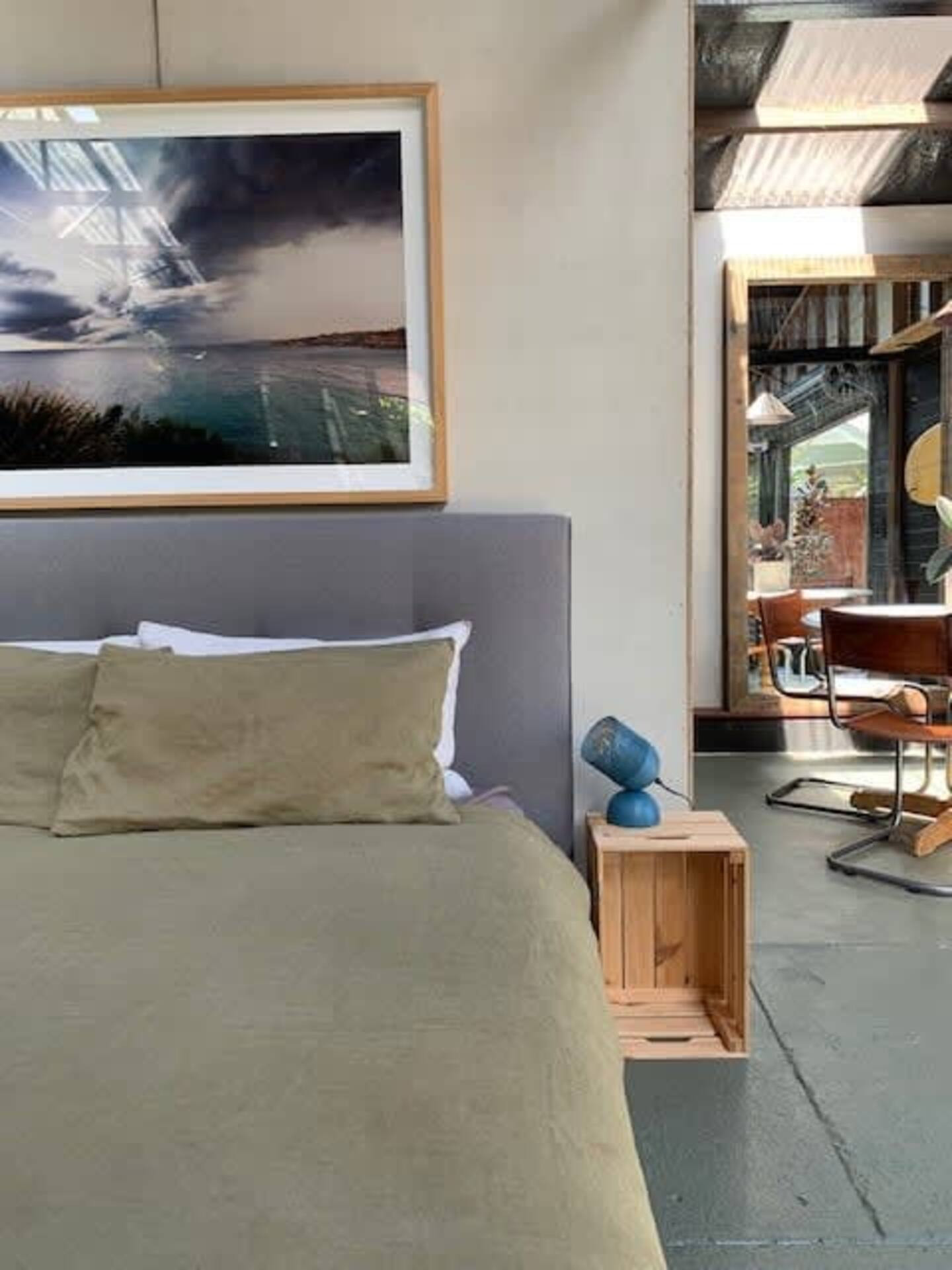 Search and Stay destination carousel image position 7