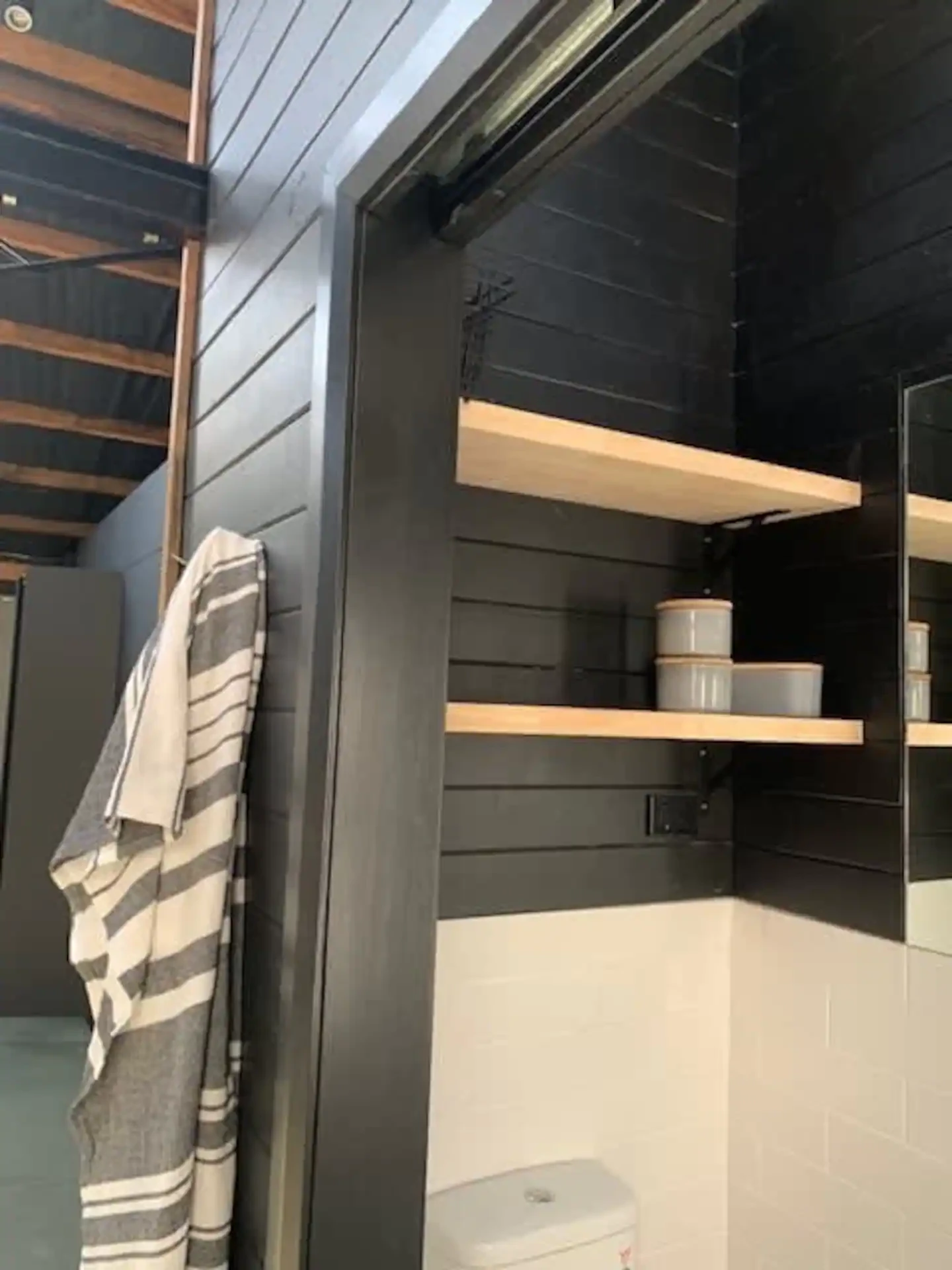 Search and Stay destination carousel image position 10