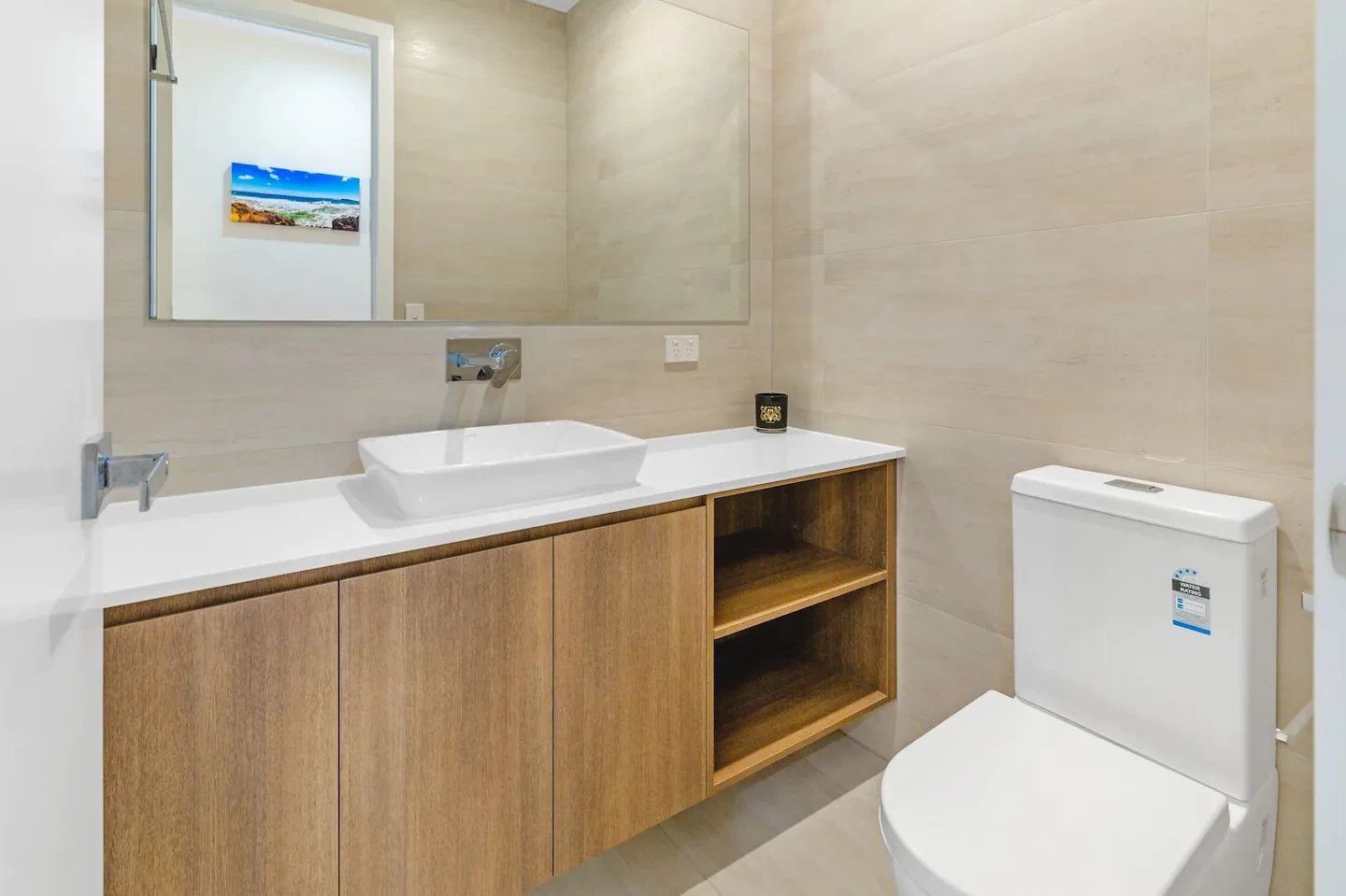 Search and Stay destination carousel image position 28