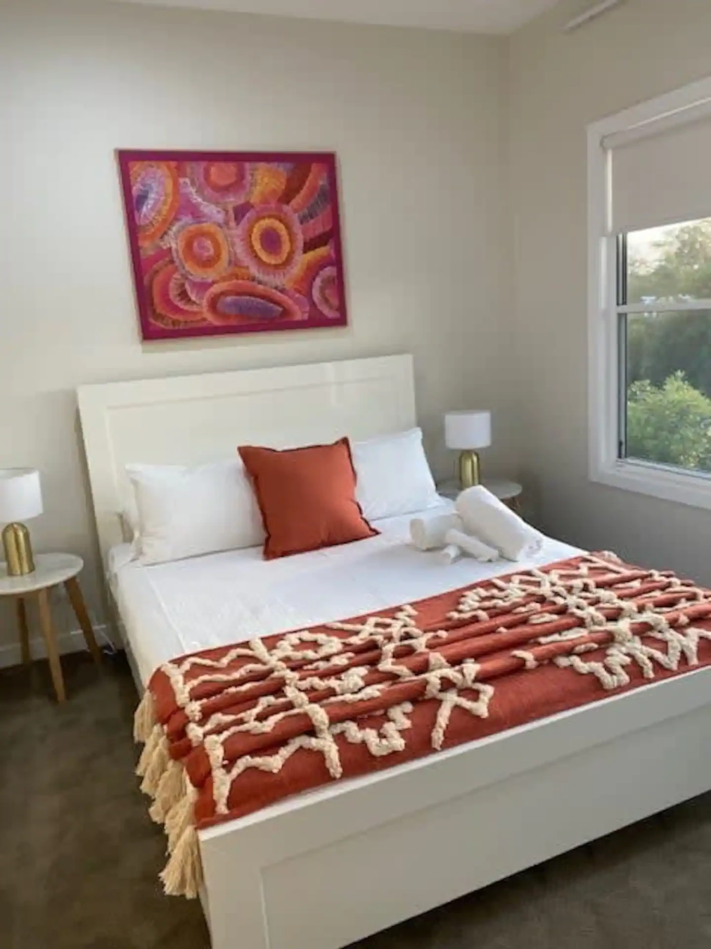 Search and Stay destination carousel image position 11