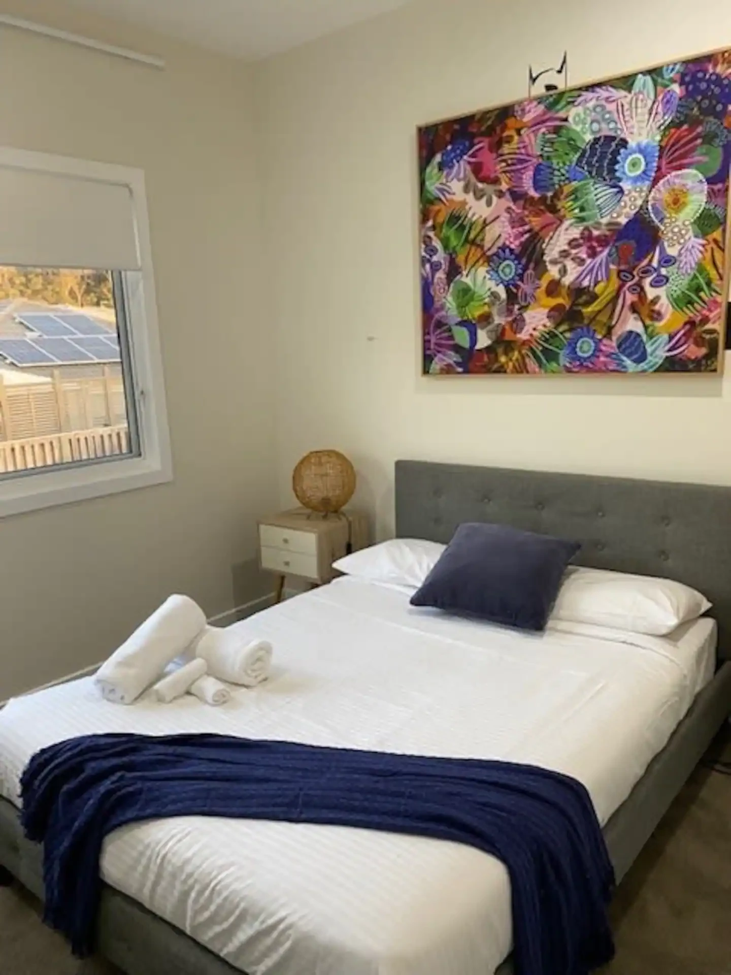 Search and Stay destination carousel image position 24