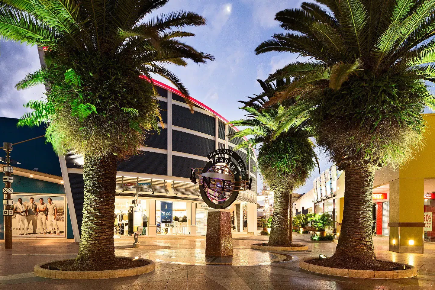 Search and Stay destination carousel image position 18