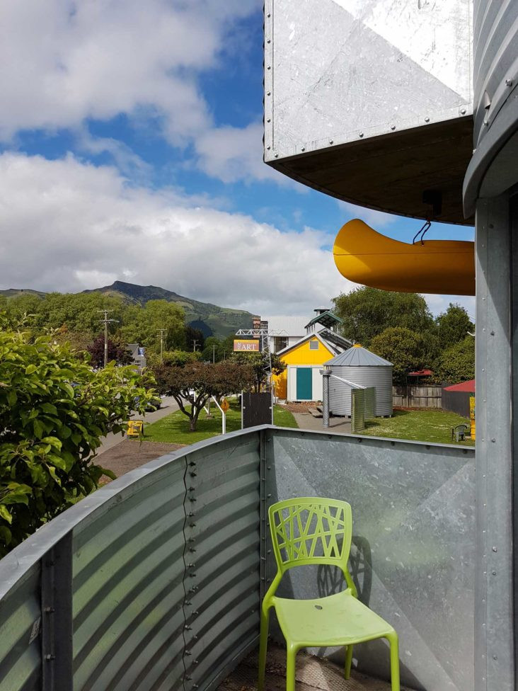 Search and Stay destination carousel image position 34