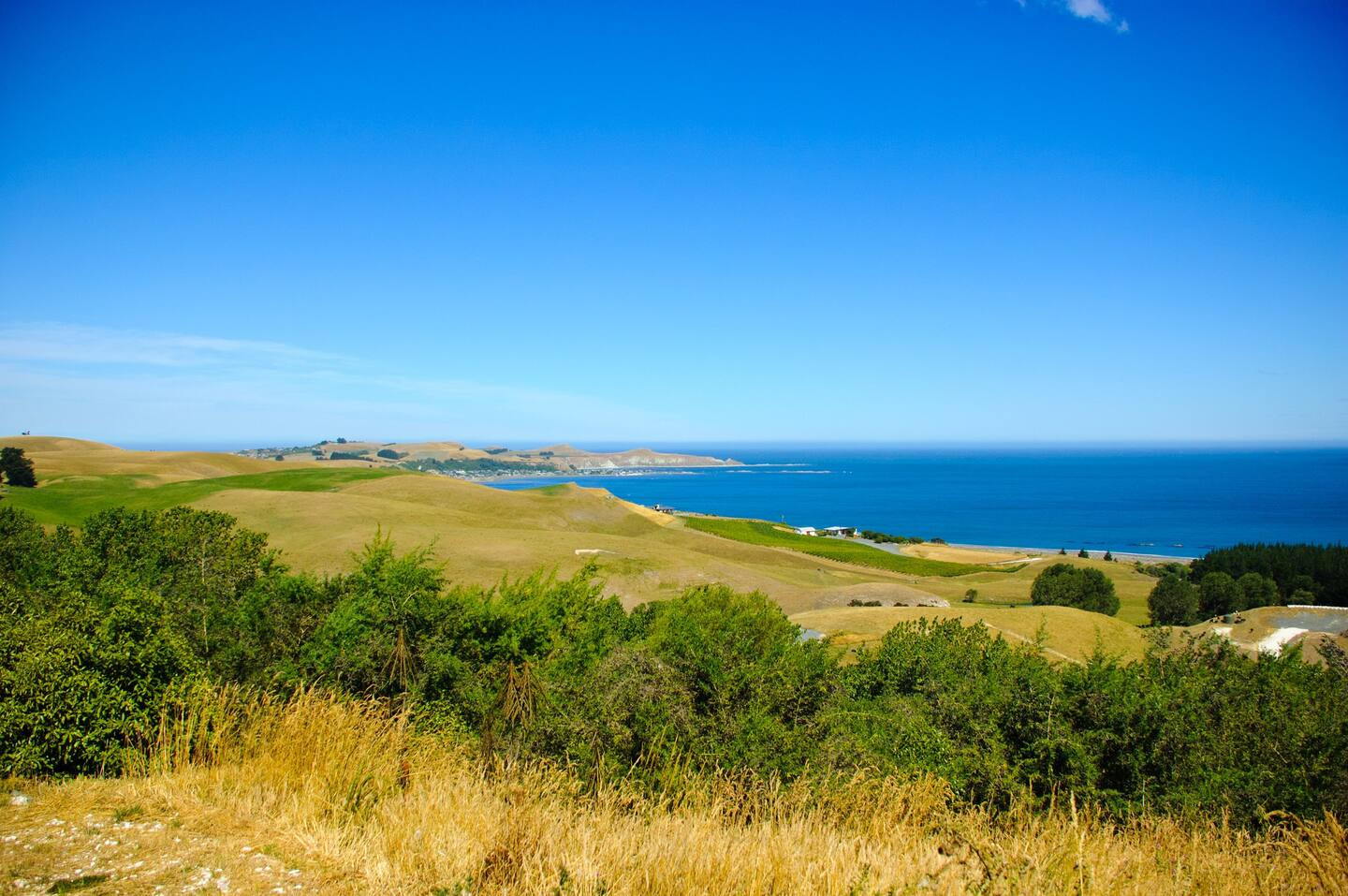 Search and Stay destination carousel image position 32