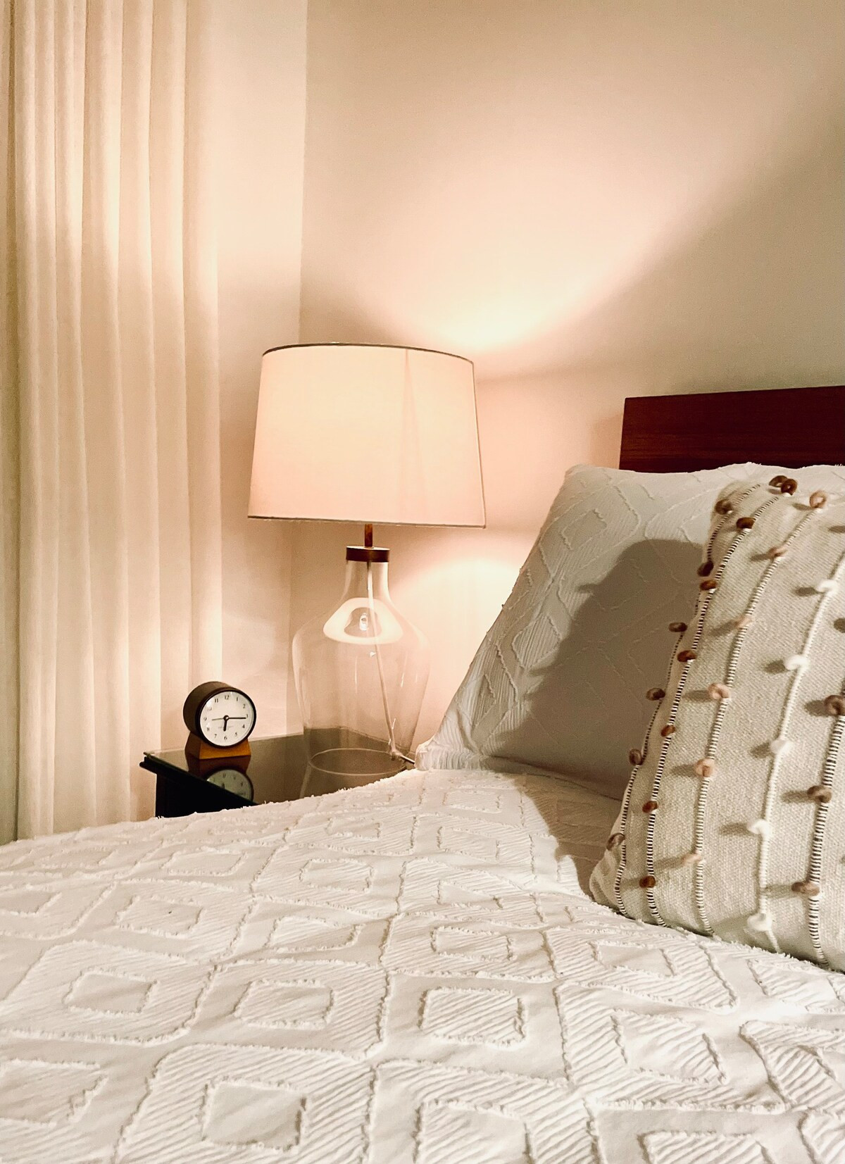 Search and Stay destination carousel image position 43